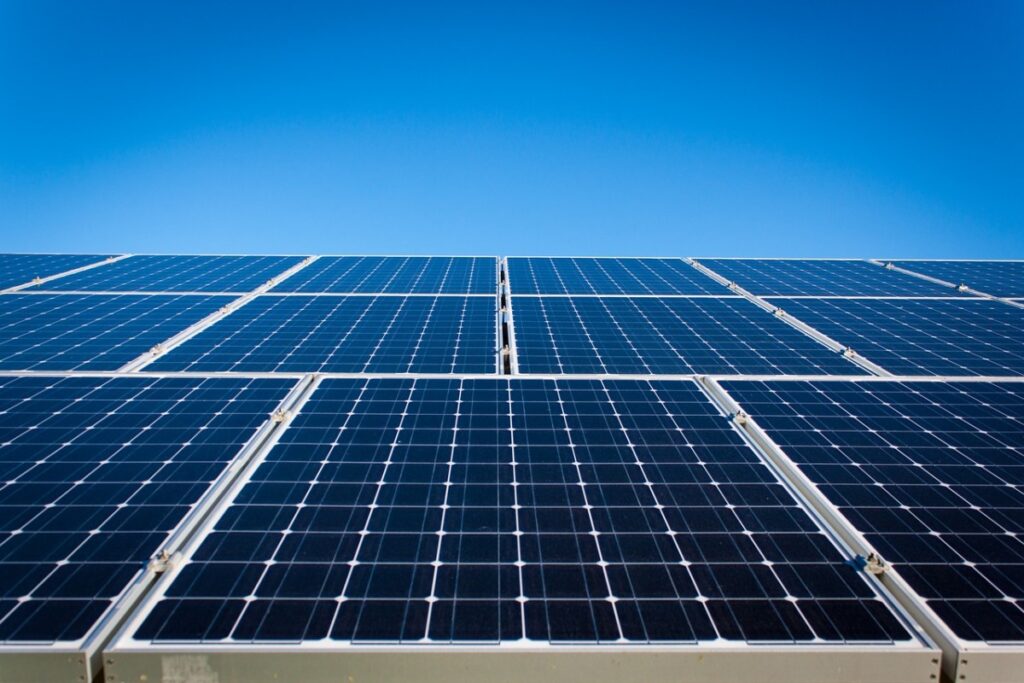 Generador solar portátil por Innova Green - Fabricación y comercialización